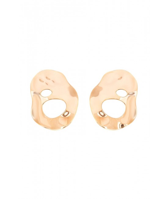 Flat earrings with a smooth surface
