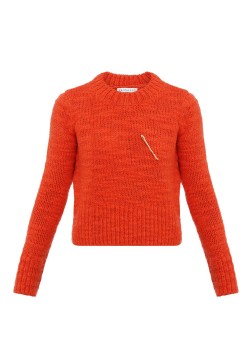 Короткий свитер с брошью “Игла”