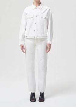 Біла джинсова куртка