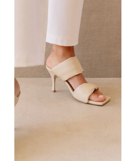 The square toe sandals