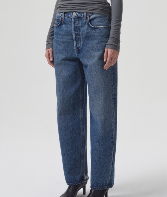 Baggy blue jeans with mid-rise