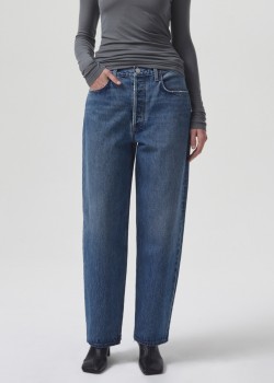 Baggy blue jeans with mid-rise
