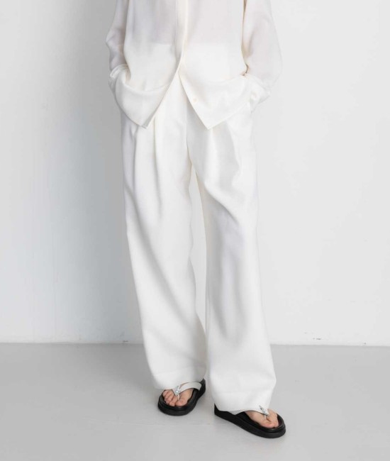 White loose fit pants