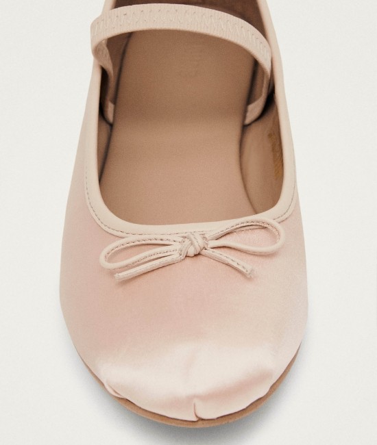 Pink ballet flat with bows Pink ballet flat with bows