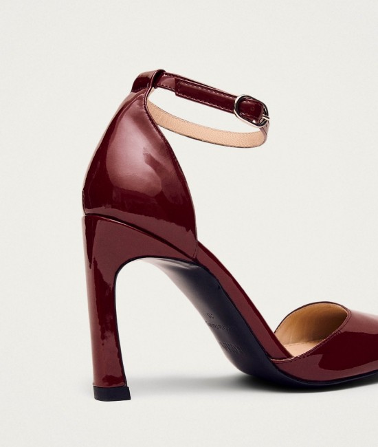 Burgundy patent leather heeled sandals Burgundy patent leather heeled sandals