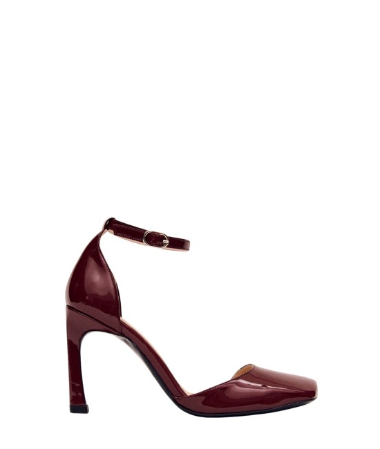 Burgundy patent leather heeled sandals Burgundy patent leather heeled sandals