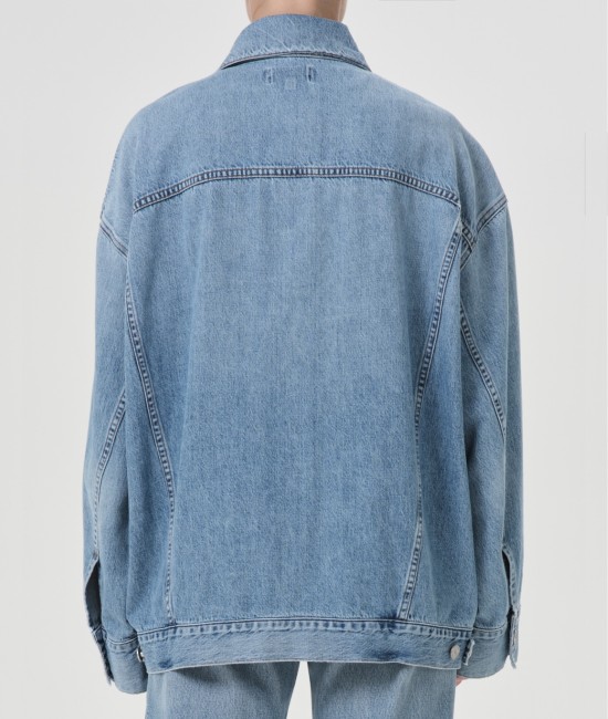 The blue denim jacket with pockets