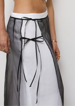 Skirt with organza